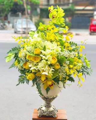 Advance flower vase 16