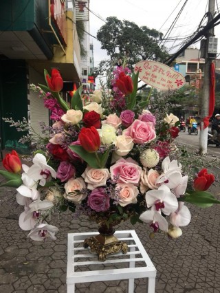 Advance flower vase 21