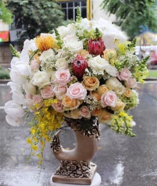 Advance flower vase 33