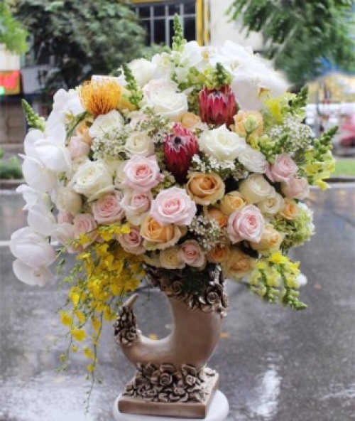 Luxurious Vase Flowers 15