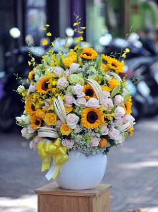 Luxurious Vase Flowers 34