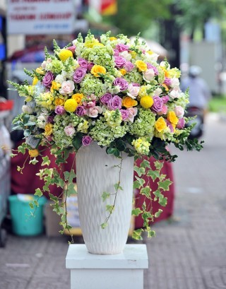 Luxurious Vase Flowers 35