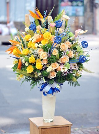 Luxurious Vase Flowers 40