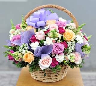 Luxurious Flower Basket 01