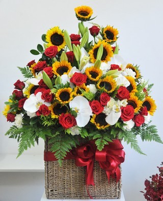 Luxurious Flower Basket 29