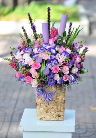 Luxurious Flower Basket 32