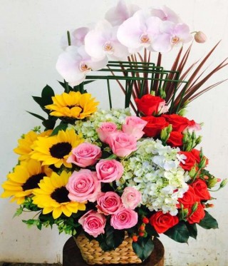 Luxurious Flower Basket 08