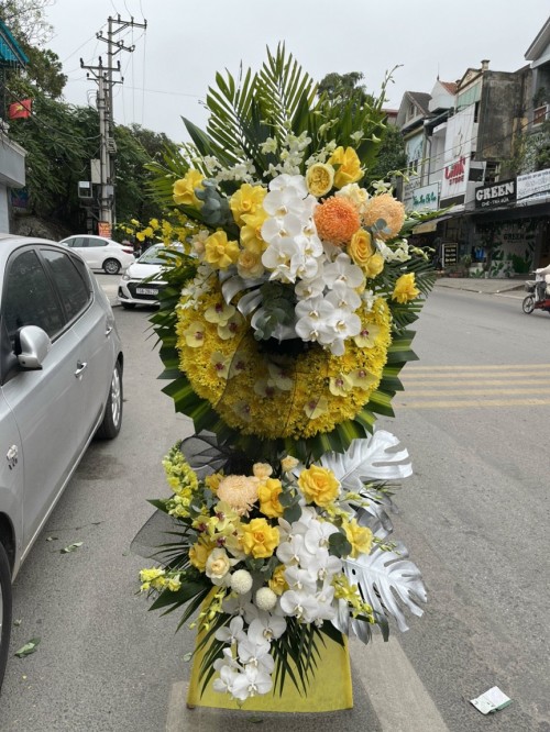 Condolence Fresh Flowers 72