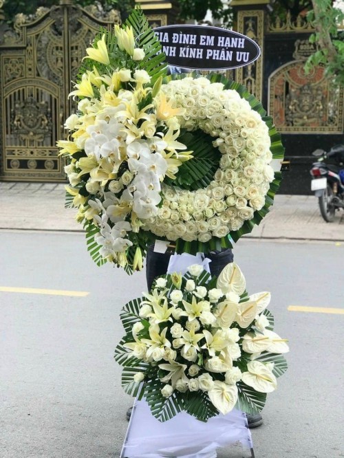 Condolence Fresh Flowers 85