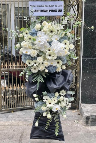 Condolence Fresh Flowers 94