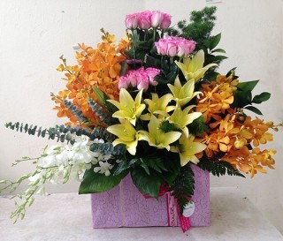 Luxurious Flower Box 18